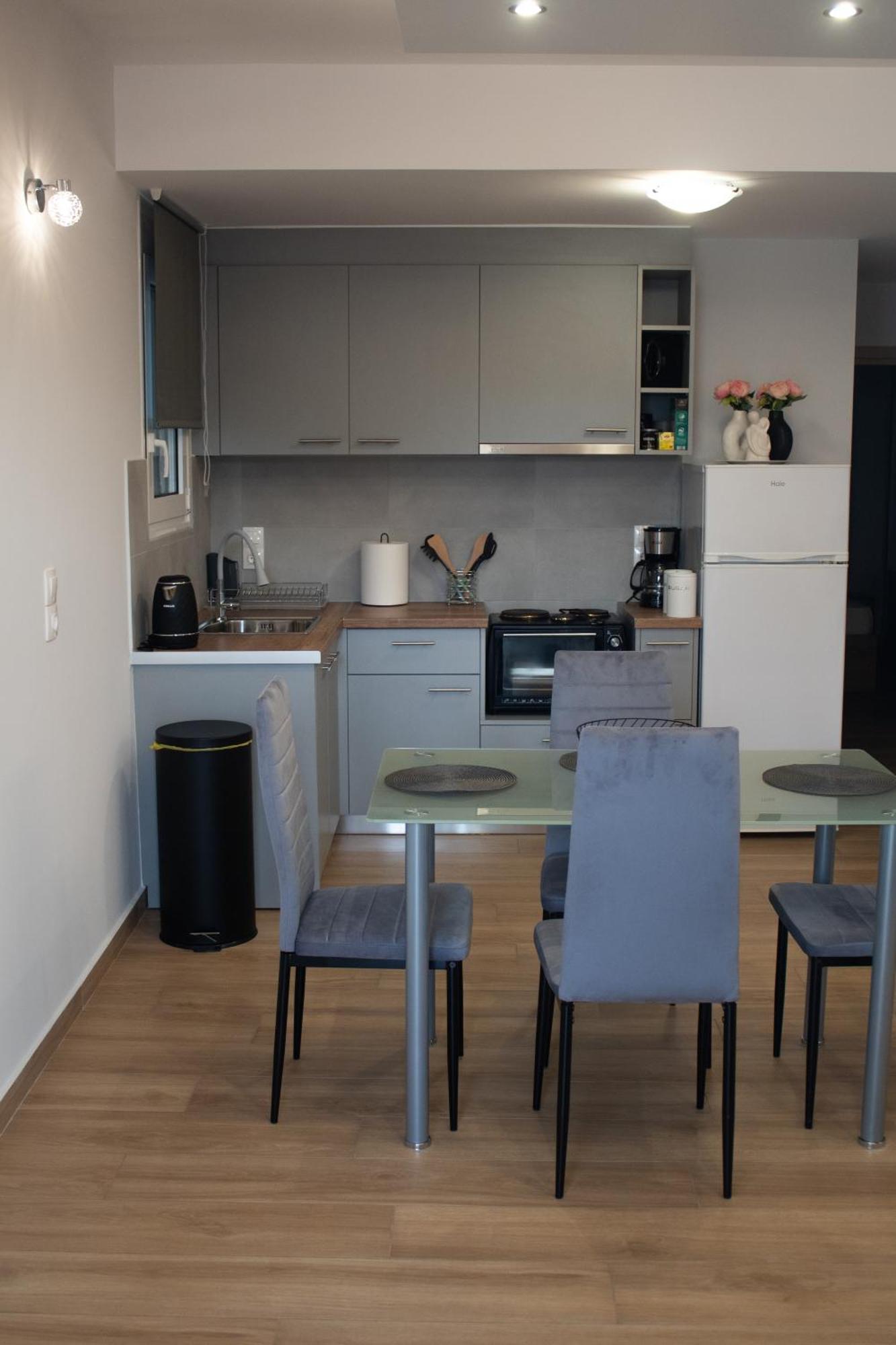 Giakost Apartments V Near Airport Artemida  Eksteriør billede